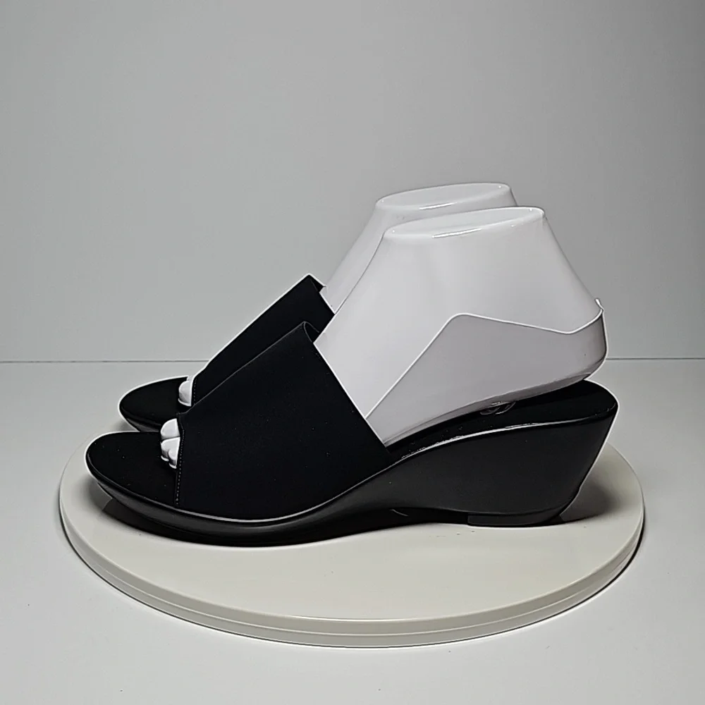 NWOT Onex Rory Italy Black Stretch Wedge Slide Sandals Comfort 9 Lightweight